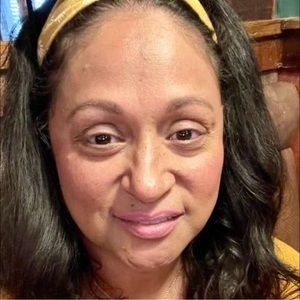 Meet your Posher, Ester